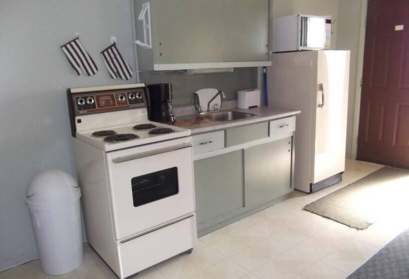 Maple Leaf Motel Emerson