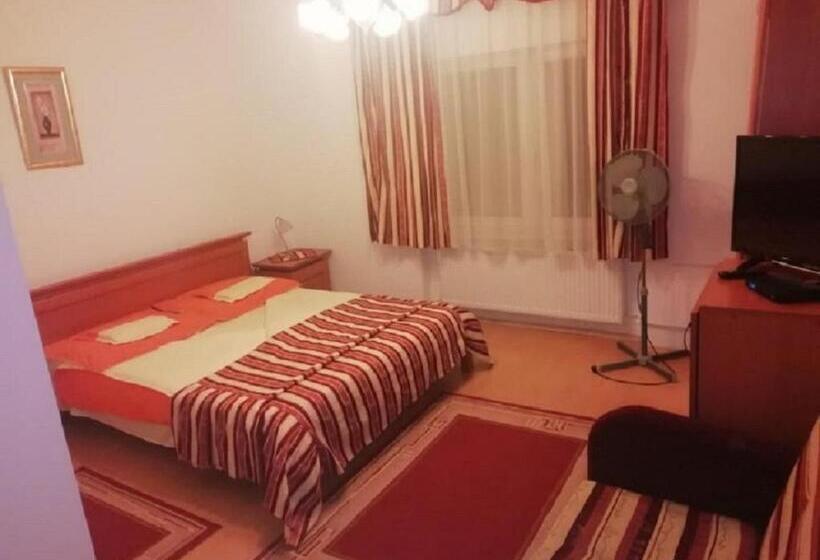 بنسيون Asta La Vista Vendégház