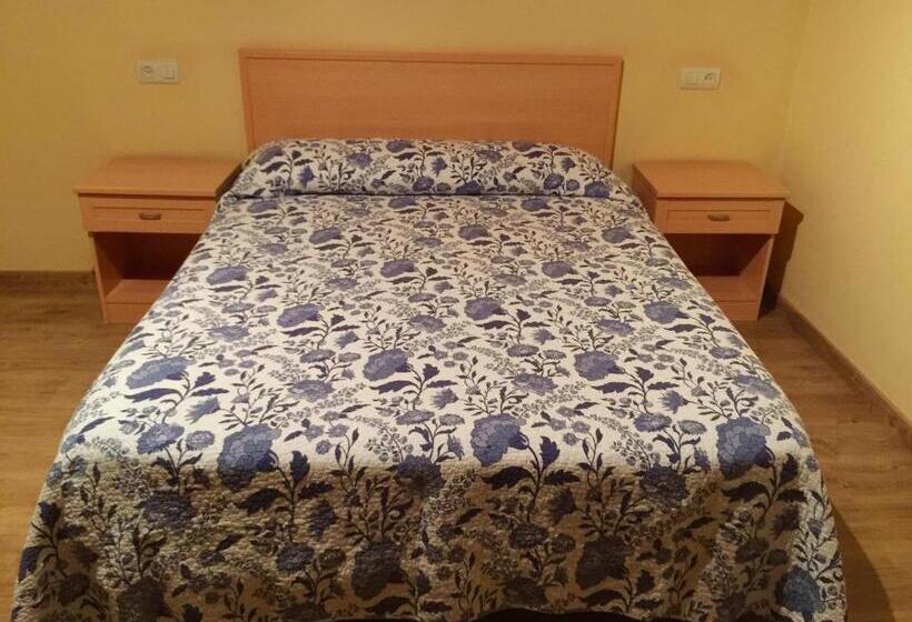 ペンション Hostal Restaurante Casa Giz