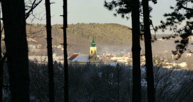 膳宿费 Jákó Ház