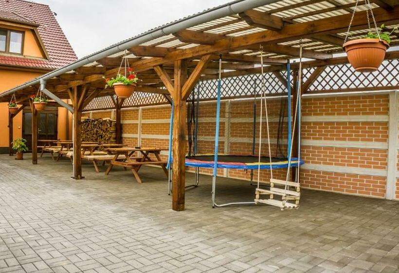 膳宿费 Penzion S Restaurací Na Furhaple