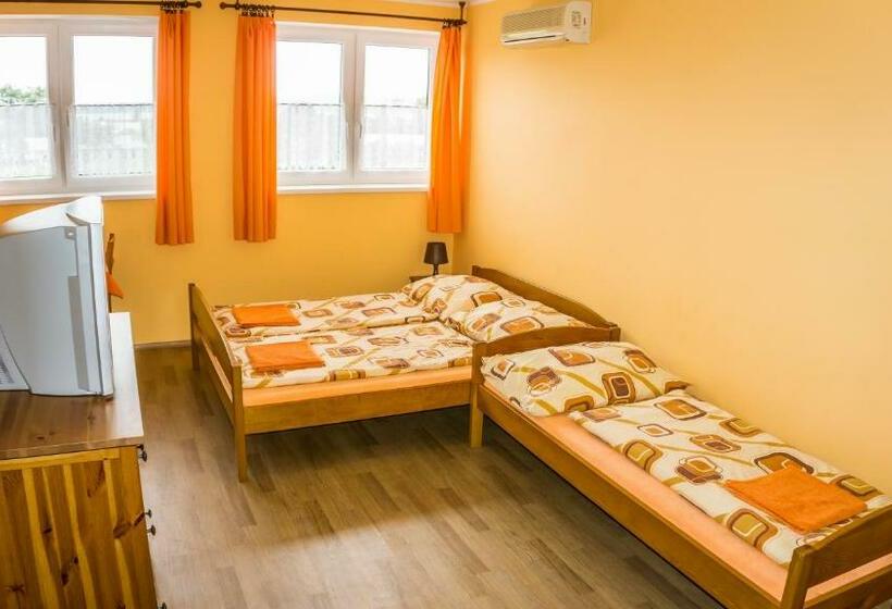 膳宿费 Penzion S Restaurací Na Furhaple