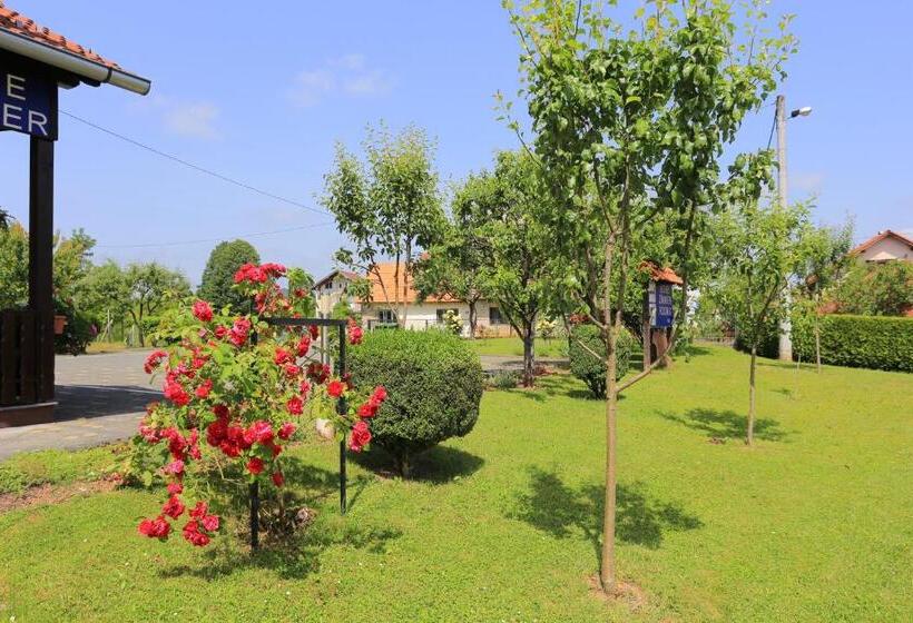 بنسيون Rooms With A Parking Space Slunj, Plitvice   17502