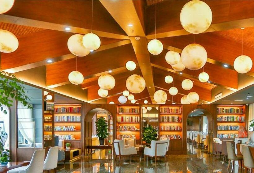 Xiao En Castle Hotel Tianmenshan