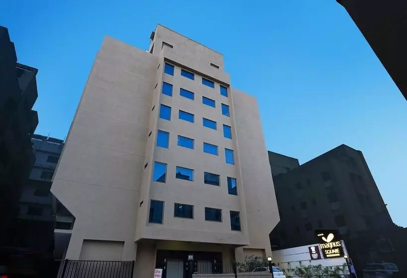 تختخواب و صبحانه Magnus Square  Business