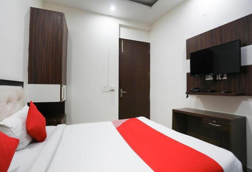 Flagship Hotel Sanfot