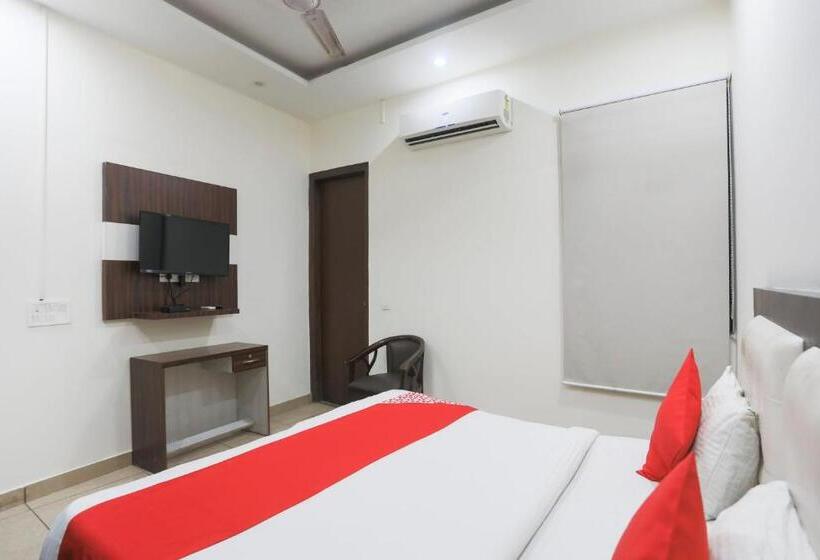 Flagship Hotel Sanfot