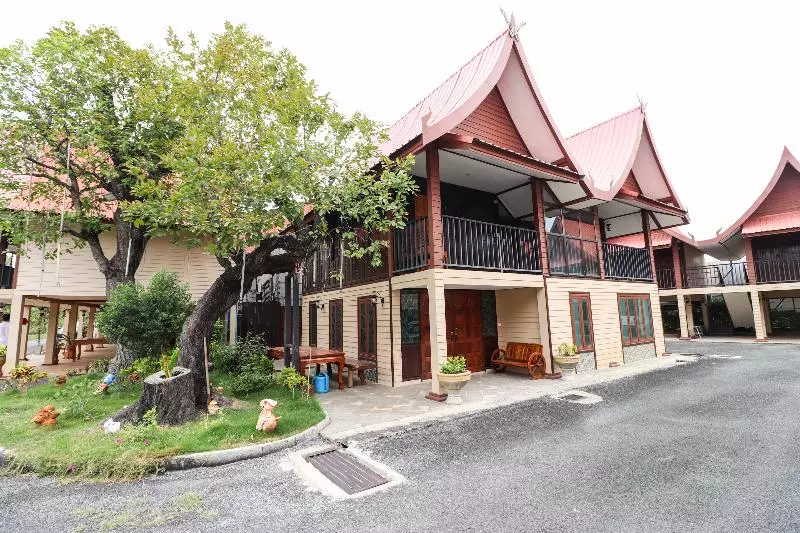 هتل Oyo 874 Wong Ruean Thai Resort