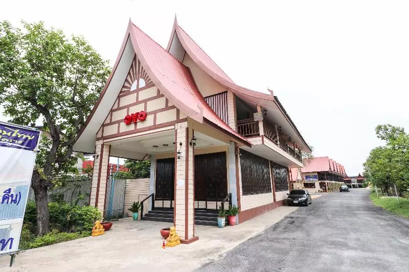 هتل Oyo 874 Wong Ruean Thai Resort