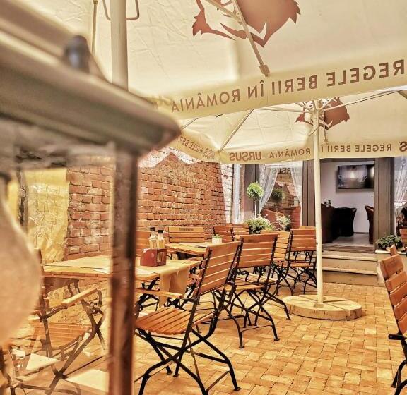 פנסיון Casa Kuhn