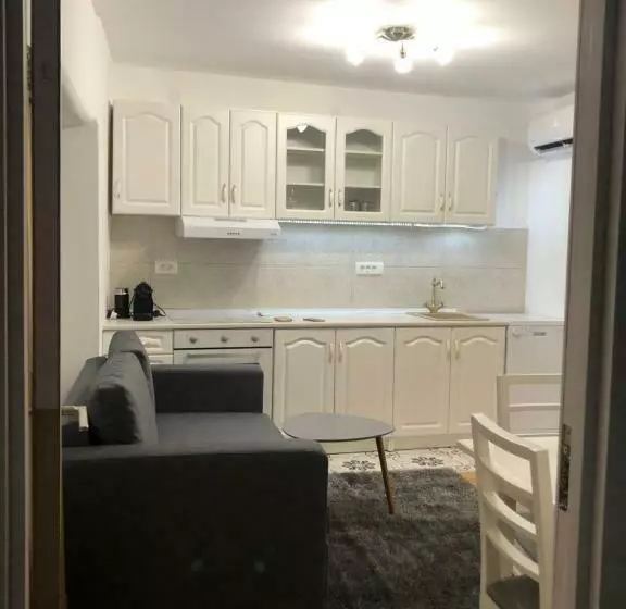 پانسیون Bogišić Rooms And Apartment