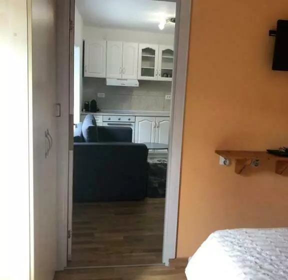 پانسیون Bogišić Rooms And Apartment