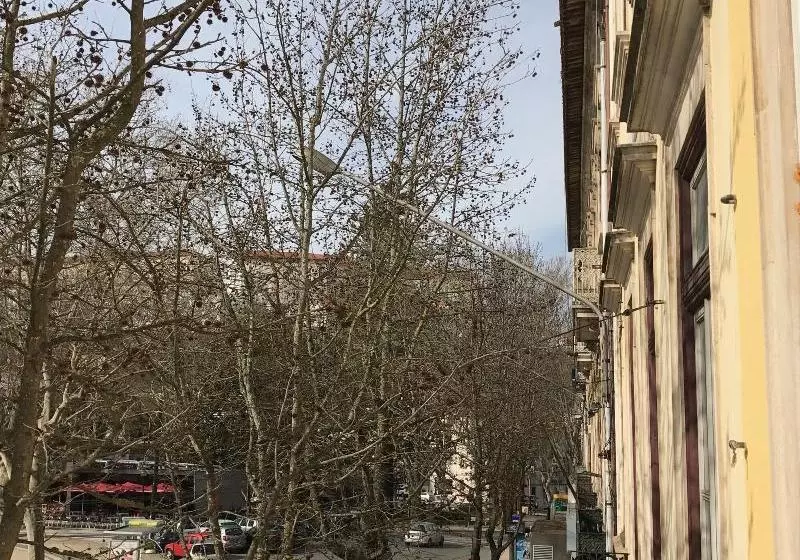 Majatalo Casa Da Praça Square Suites