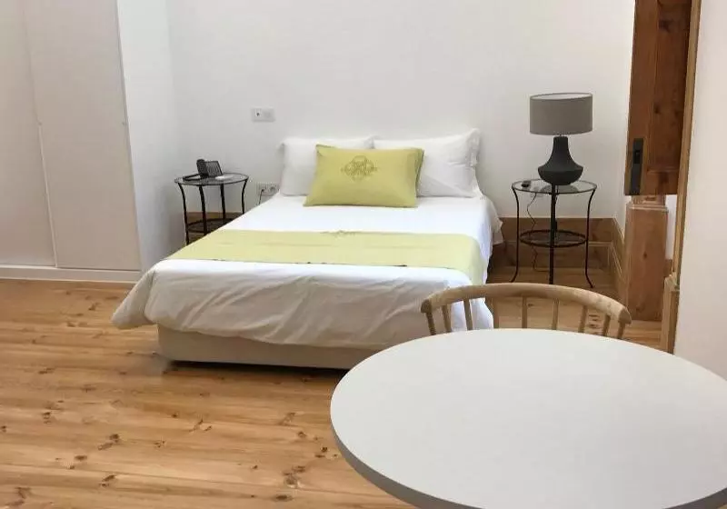 Majatalo Casa Da Praça Square Suites