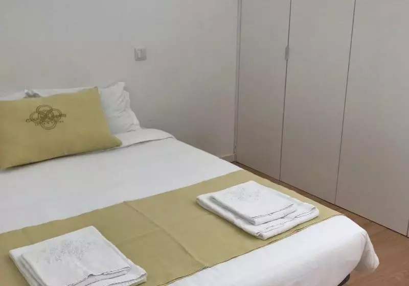 Majatalo Casa Da Praça Square Suites