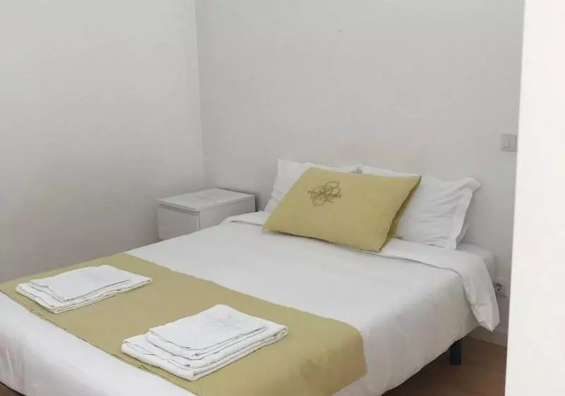 Majatalo Casa Da Praça Square Suites