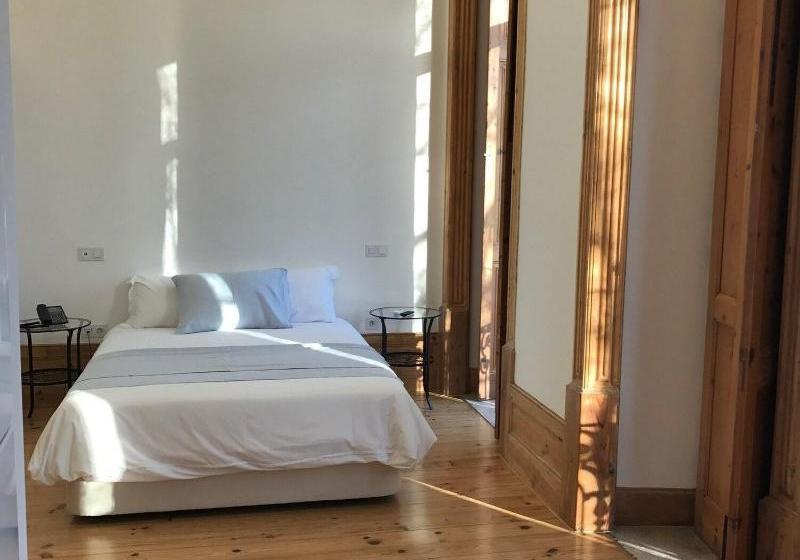 بنسيون Casa Da Praça Square Suites