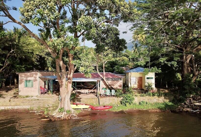 هاستل Los Chocoyos