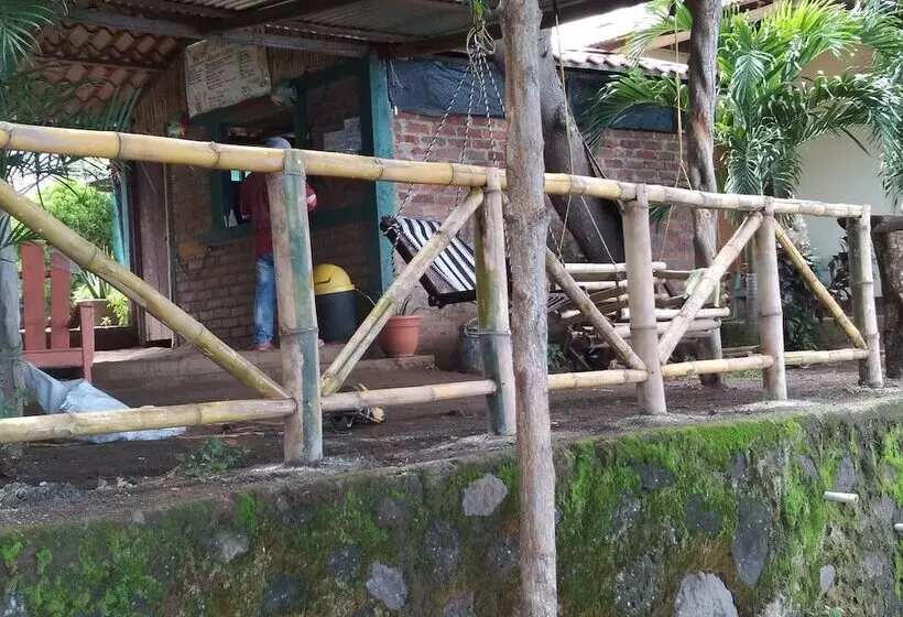 Retkeilymaja Los Chocoyos