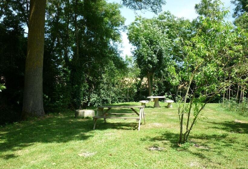 Bed & Breakfast Le Logis De Faugerit