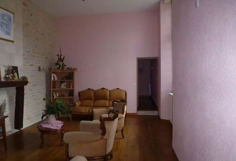 Aamiaismajoitus (B&B) Le Logis De Faugerit