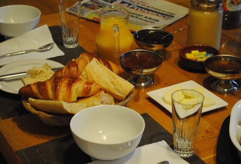 مبيت وإفطار Mas Marican