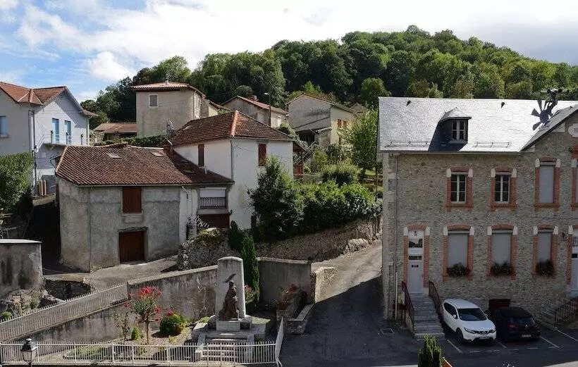 Aamiaismajoitus (B&B) Olivier Bar Restaurant Et Chambre Dhotes