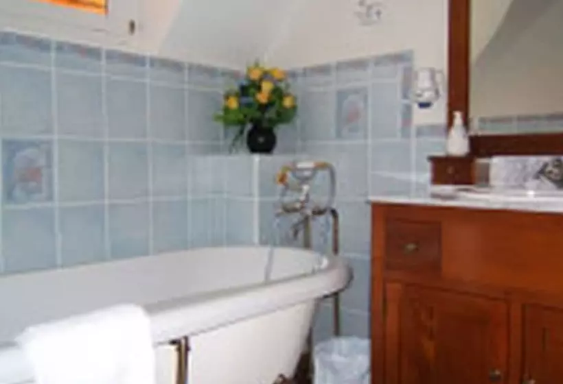 Aamiaismajoitus (B&B) Villa Charmante