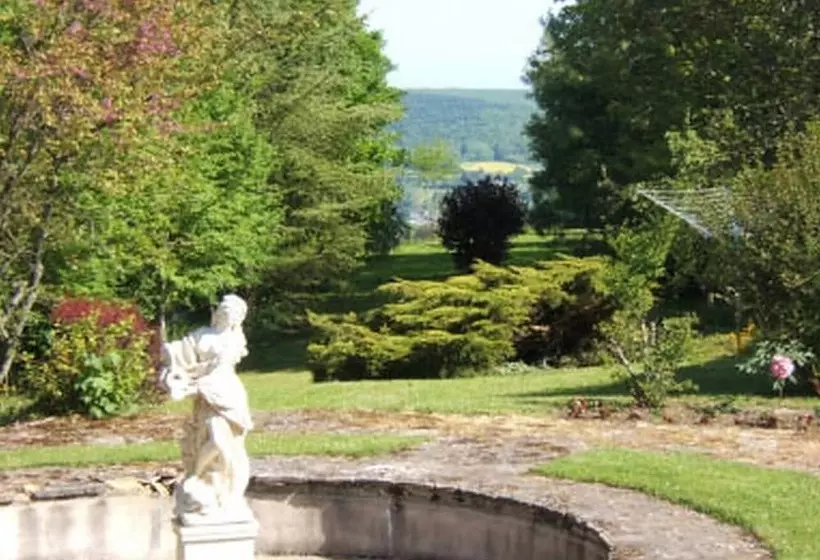 Aamiaismajoitus (B&B) Villa Charmante