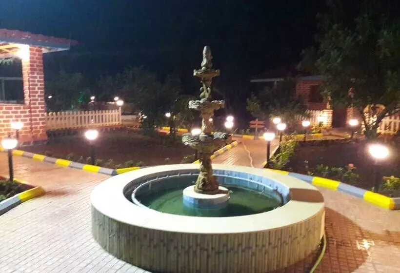 Hotelli Aanandi Farm And Resort