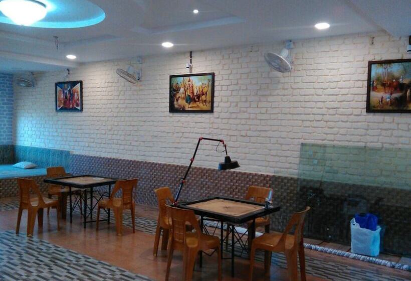 호텔 Aanandi Farm And Resort