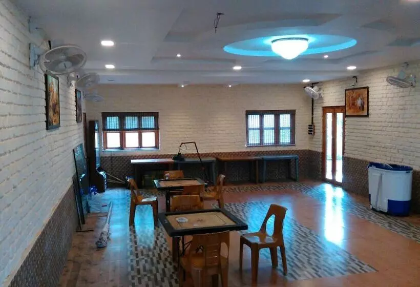 Hotelli Aanandi Farm And Resort