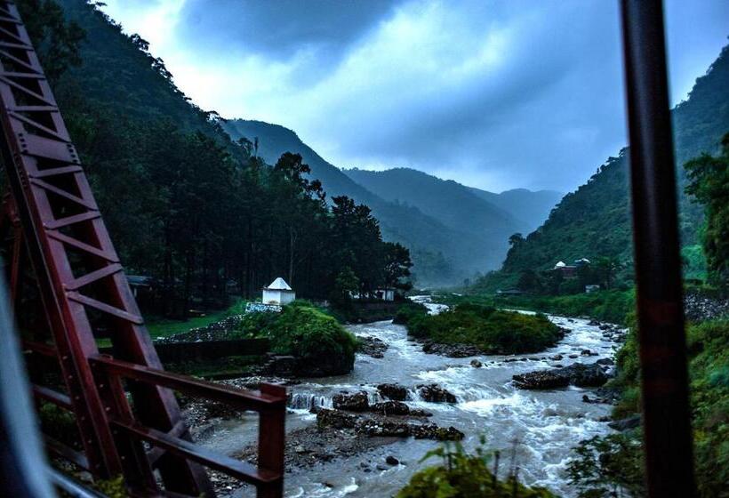 هتل Haut Monde Hill Stream Resort And Spa