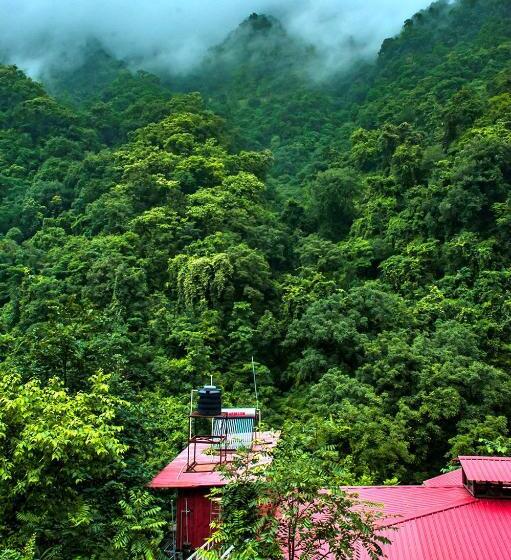 هتل Haut Monde Hill Stream Resort And Spa