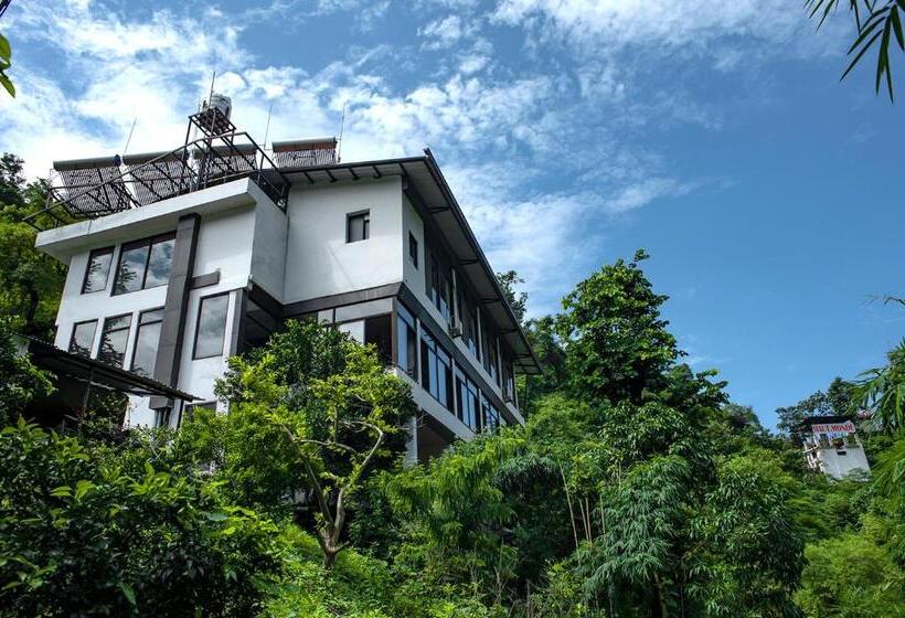 هتل Haut Monde Hill Stream Resort And Spa