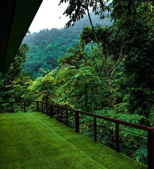 هتل Haut Monde Hill Stream Resort And Spa