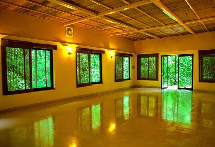 هتل Haut Monde Hill Stream Resort And Spa