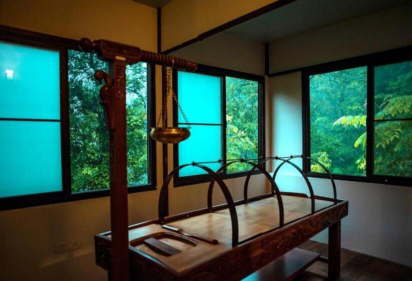 هتل Haut Monde Hill Stream Resort And Spa