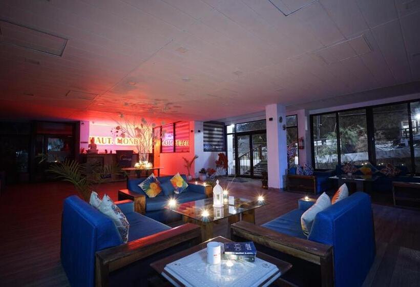 هتل Haut Monde Hill Stream Resort And Spa