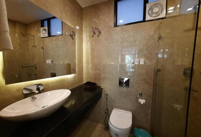 هتل Haut Monde Hill Stream Resort And Spa