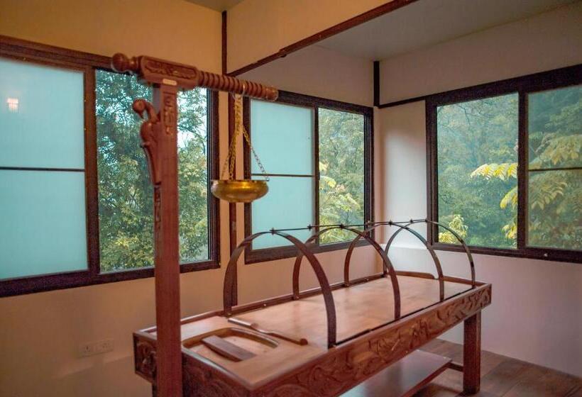 هتل Haut Monde Hill Stream Resort And Spa