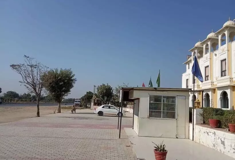 Hotelli Kuber Resort