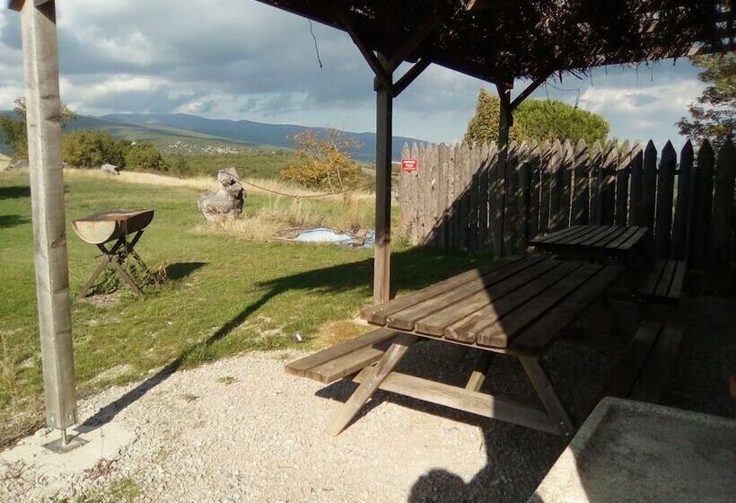 Отель Les Truffiers Cabane