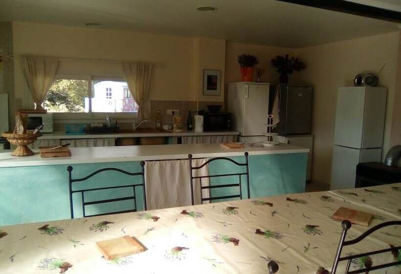 Отель Les Truffiers Cabane