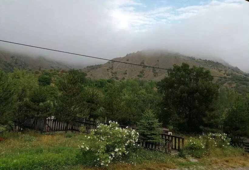 Hotelli Oba Kutuk Evleri