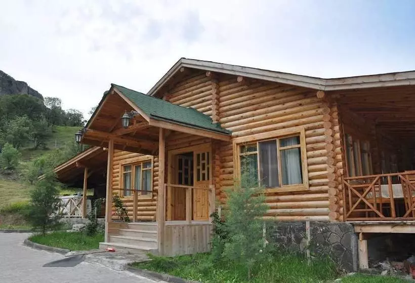 Hotelli Oba Kutuk Evleri