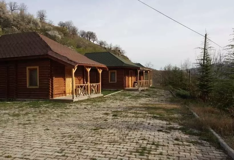 Hotelli Oba Kutuk Evleri