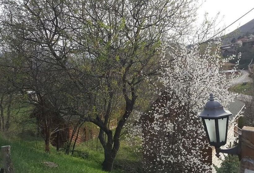 فندق Oba Kutuk Evleri