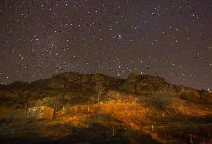 Hotelli Oba Kutuk Evleri