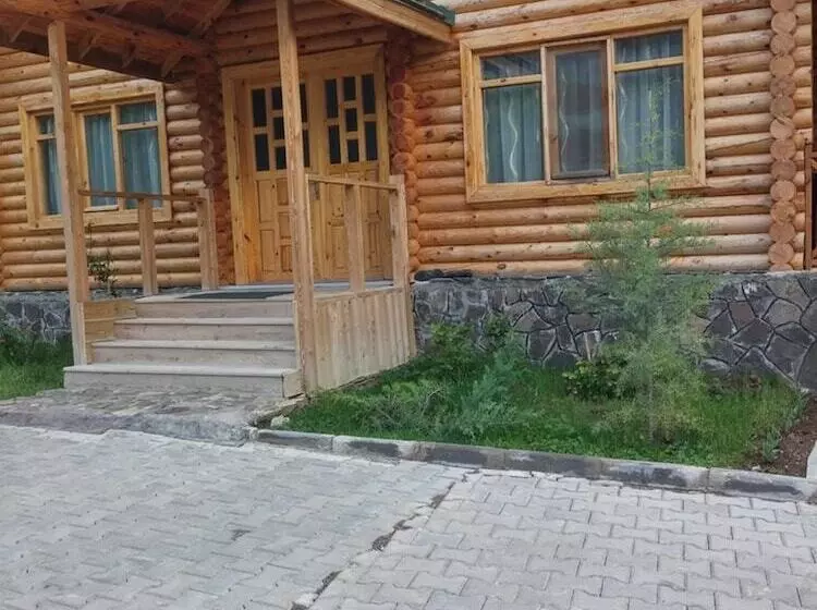 Hotelli Oba Kutuk Evleri